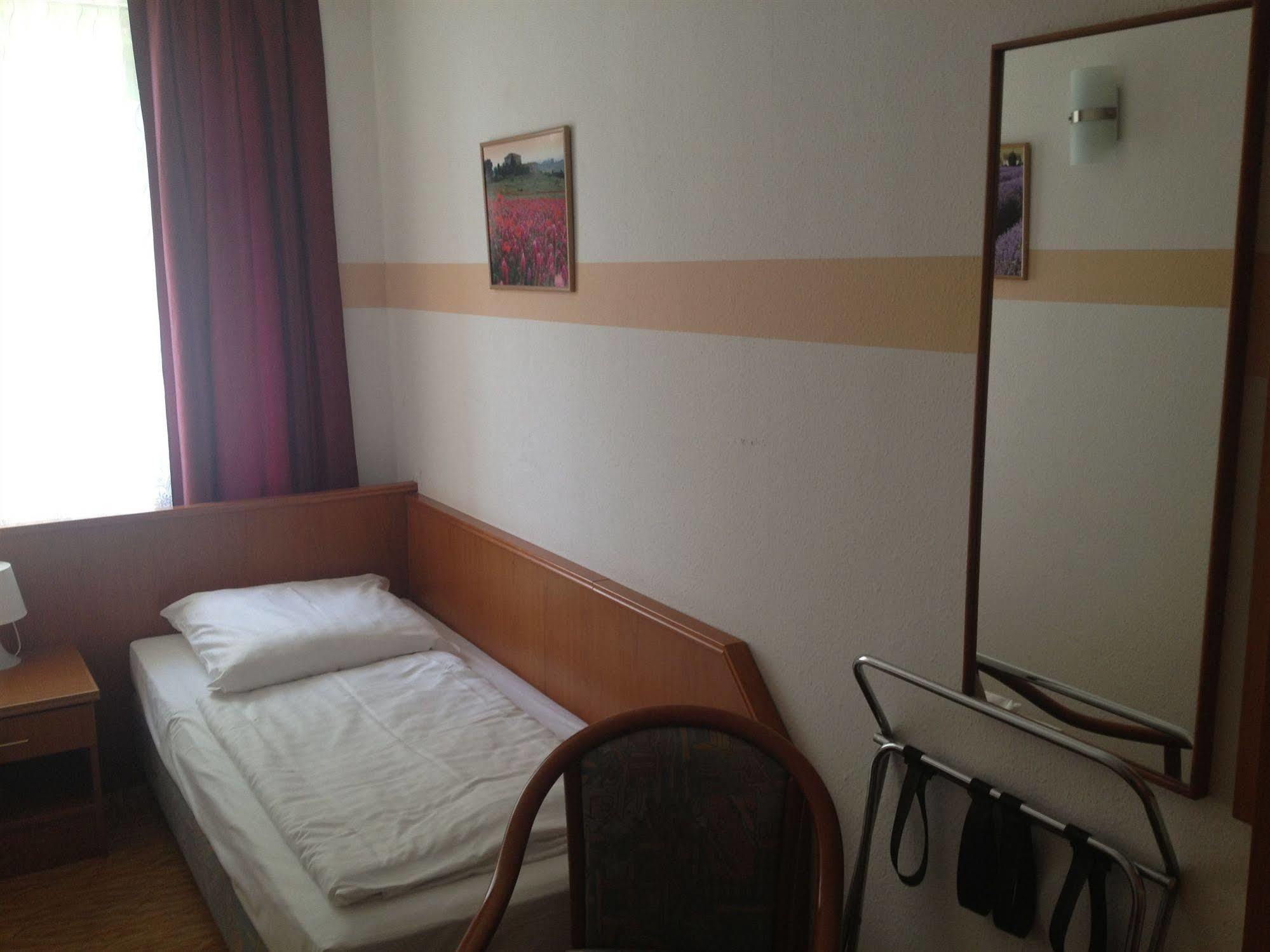 Itm Hotel Oase Amburgo Esterno foto