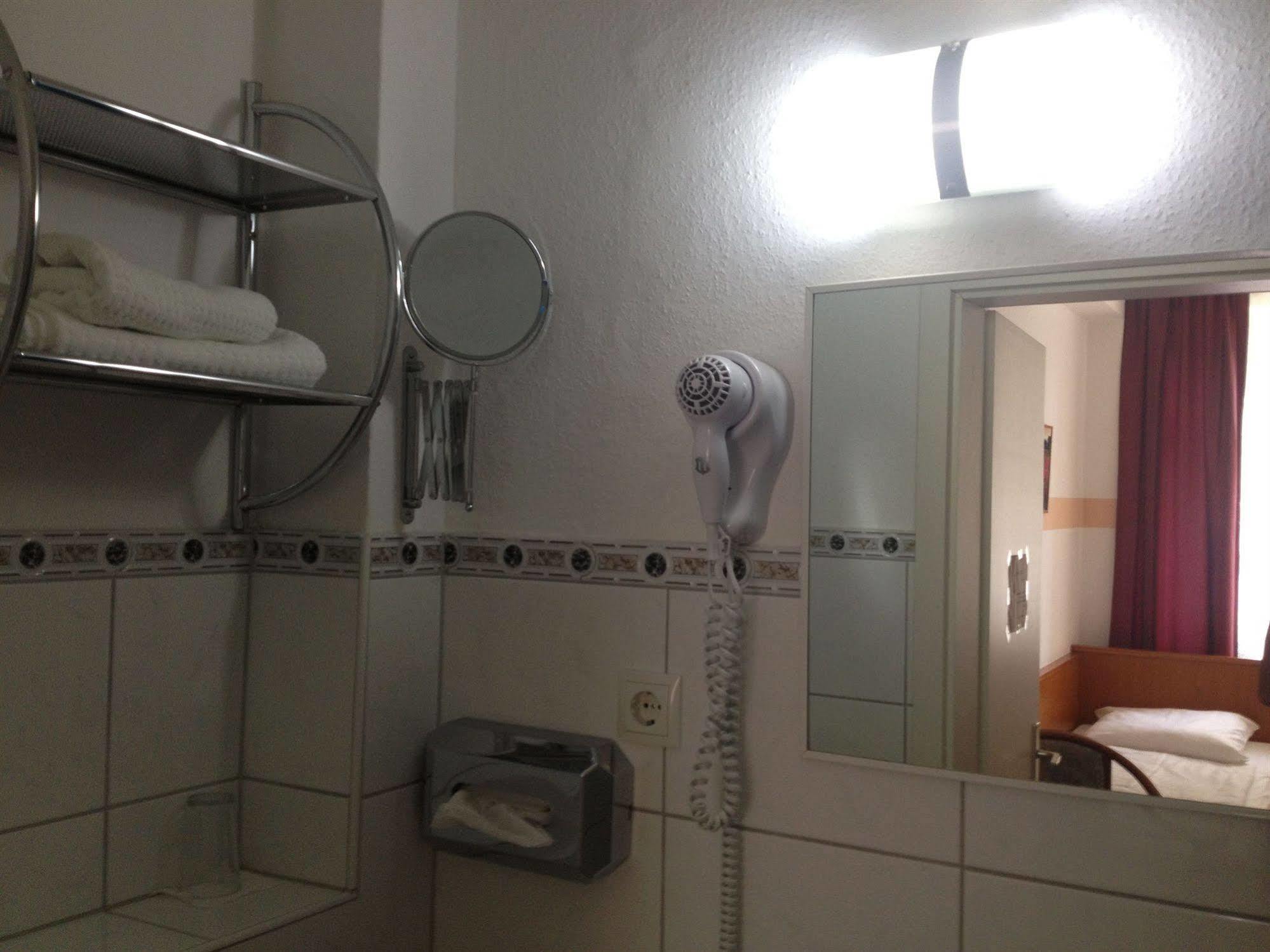 Itm Hotel Oase Amburgo Esterno foto